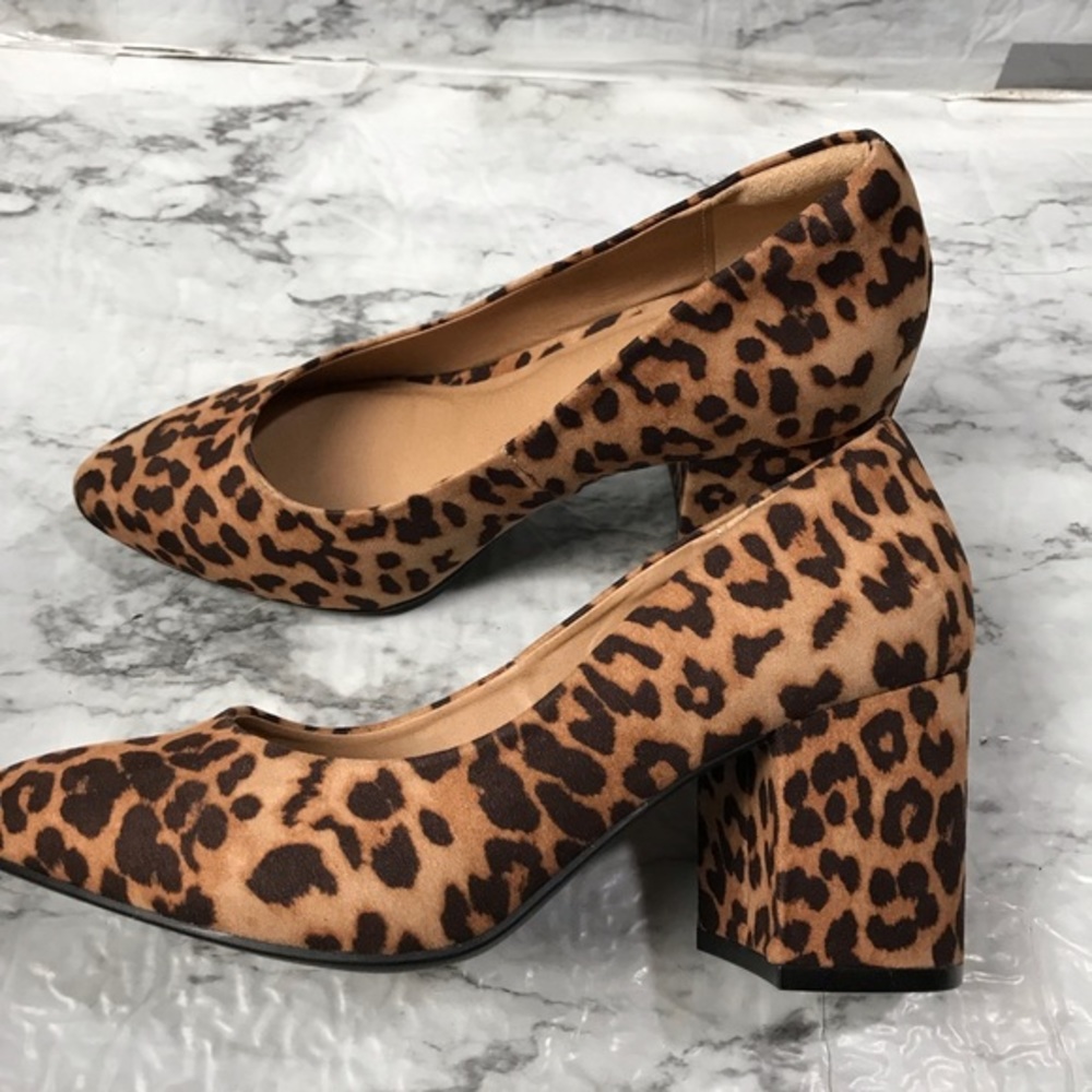 New torrid women’s size 7 LEOPARD FAUX SUEDE BLOCK